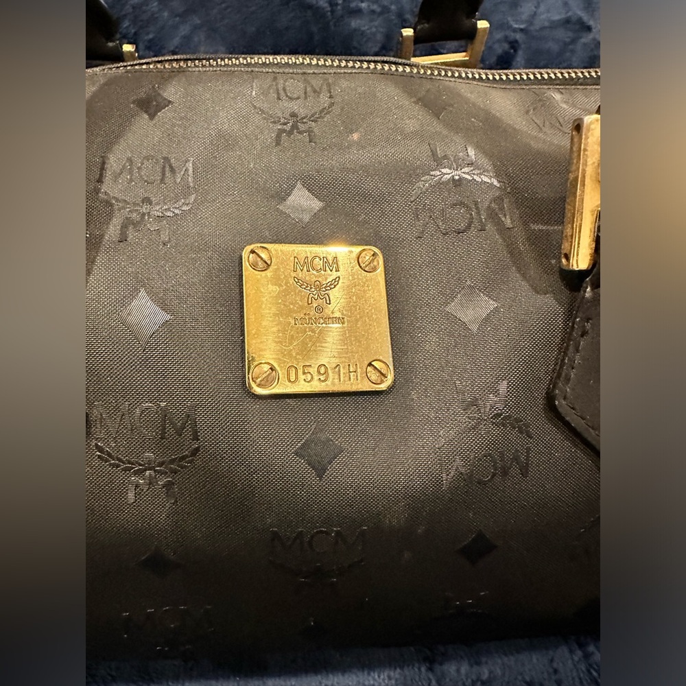 🖤🖤 MCM Boston Bag EUC 🖤🖤 - Picture 2 of 15